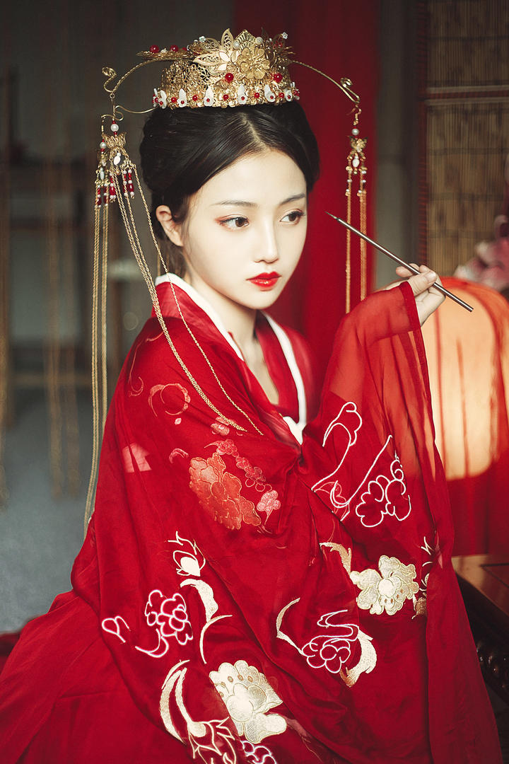 化妆的高清古典汉服美女图片