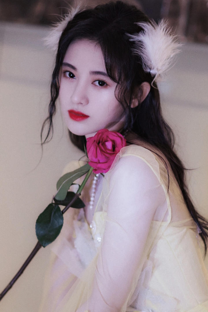 古风气质美女明星鞠婧炜写真