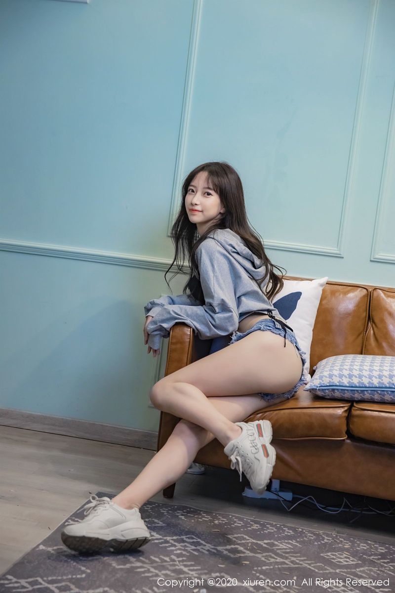 秀人网美女模特bunny七七酱牛仔热裤居家女友私房魅惑写真