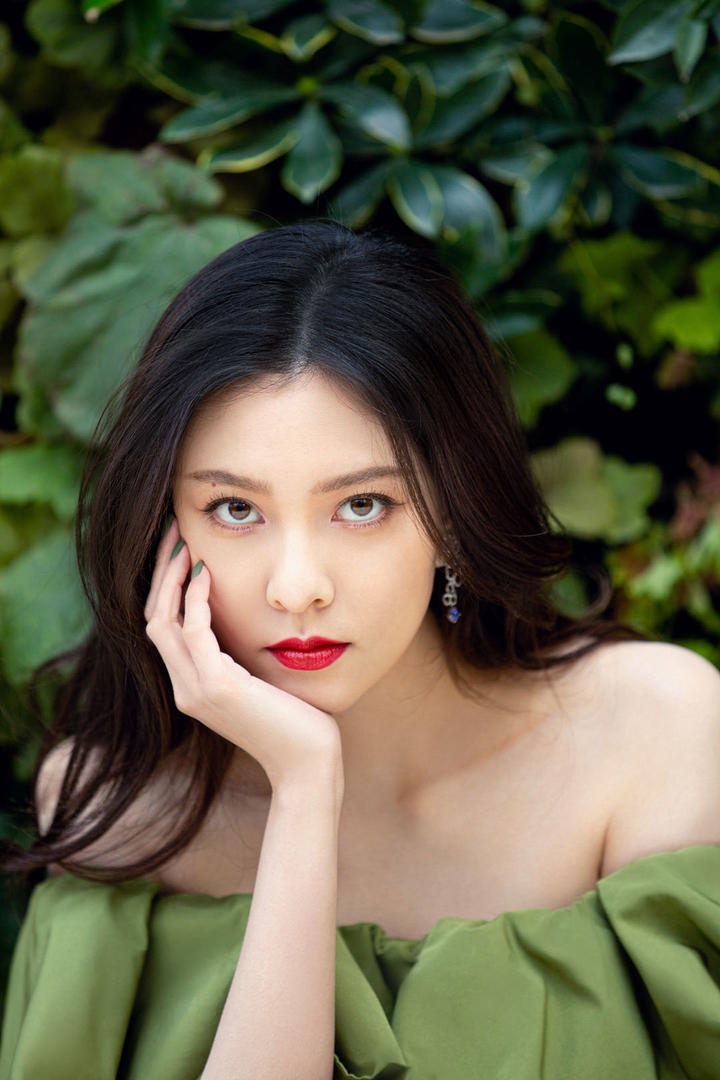 高清内地美女明星宋妍霏户外摄影写真套图