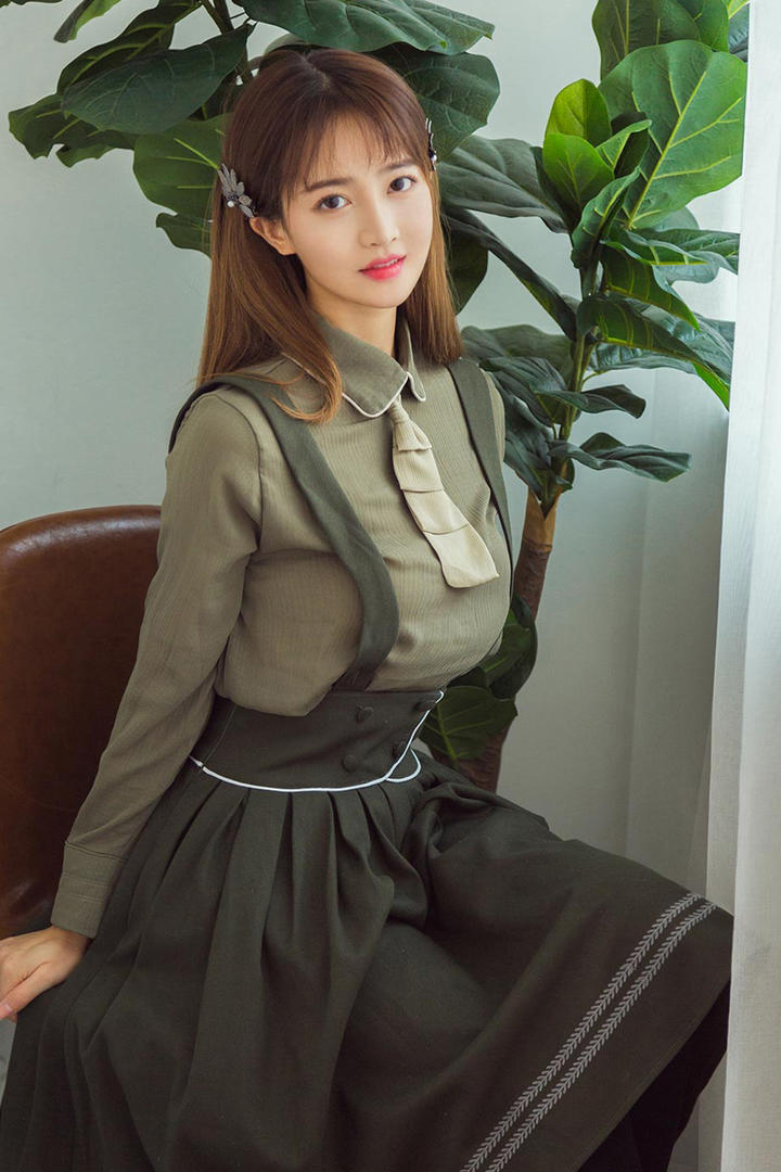 清纯甜美网红主播女生小汐写真图片