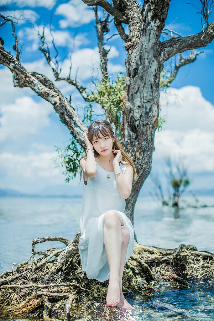 氧气美女室外清新写真