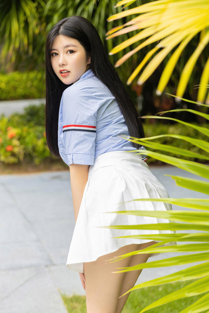 4K高清超短裙美女娜露甜美女生网红写真套图