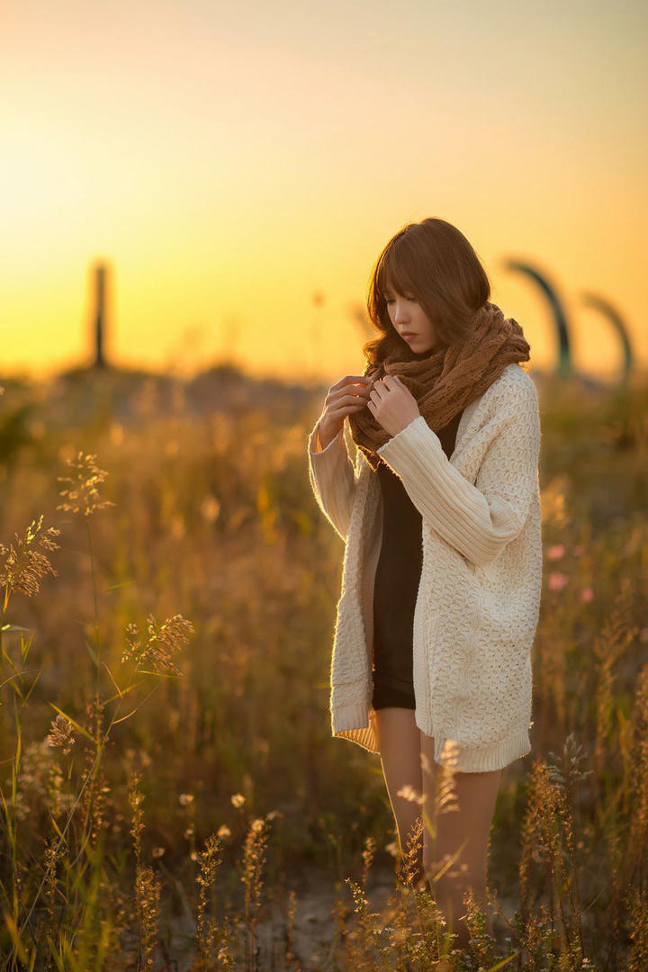 高清夕阳下的韩国气质女星李恩慧写真