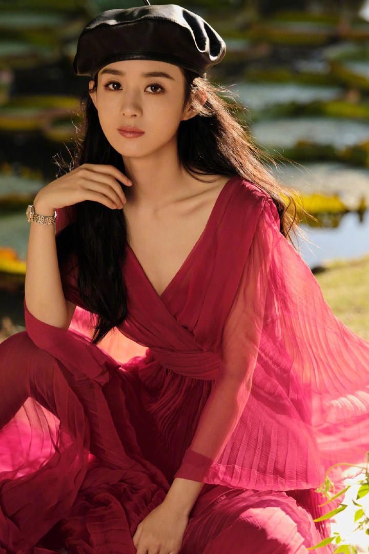 赵丽颖红色长裙唯美气质写真图片
