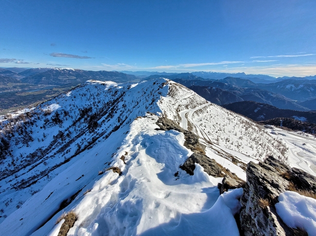 冬季寒冷雪山之巅摄影图片