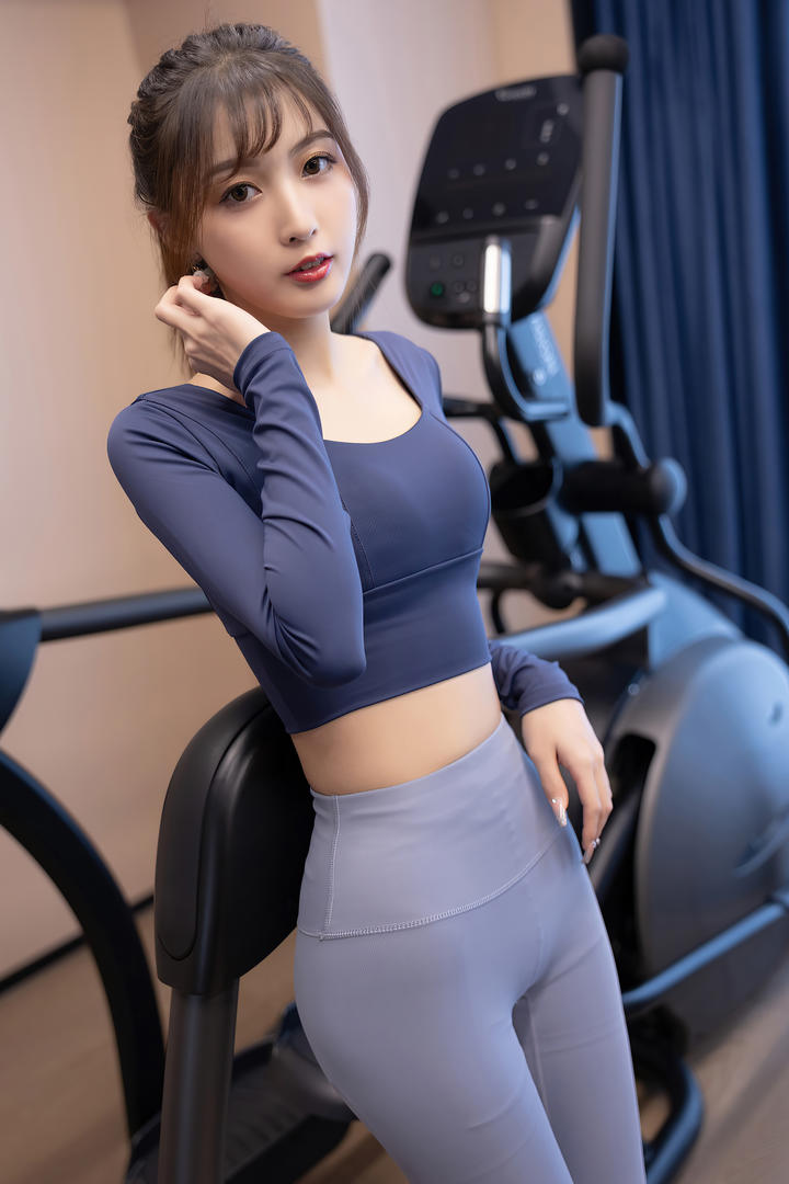 紧身裤美女健身运动性感图片