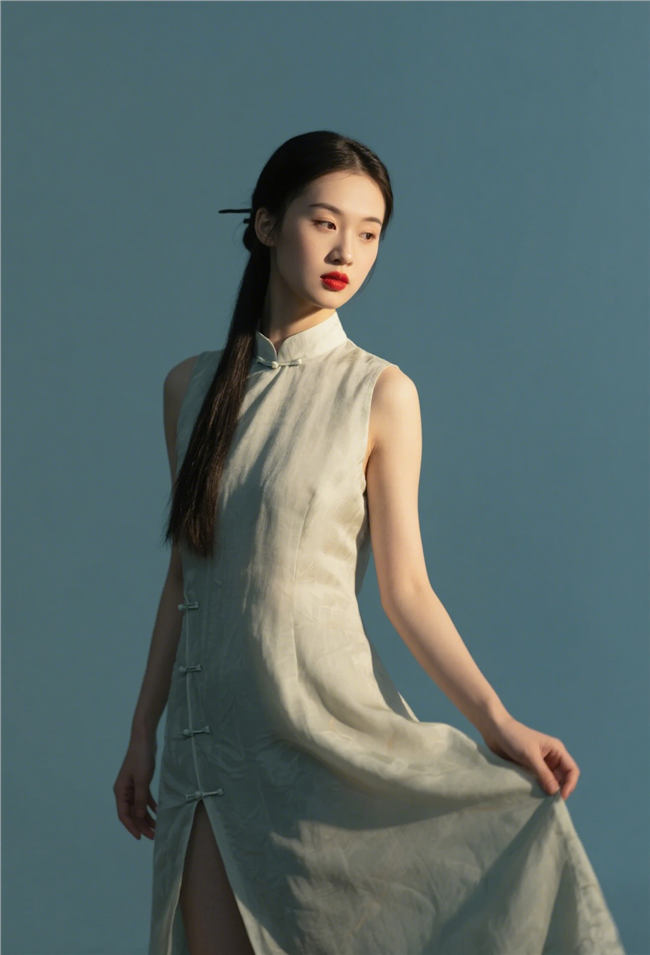 中式风美女人体艺术写真图片