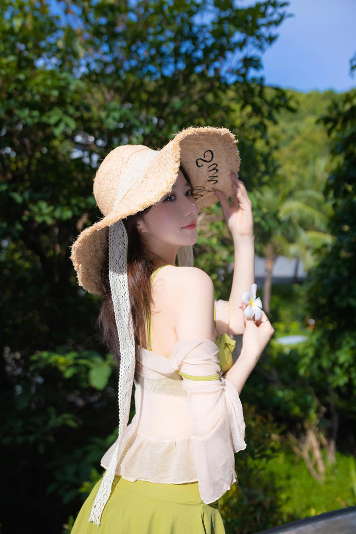 柔若无骨的极品美女鱼子酱个性女生头像图片