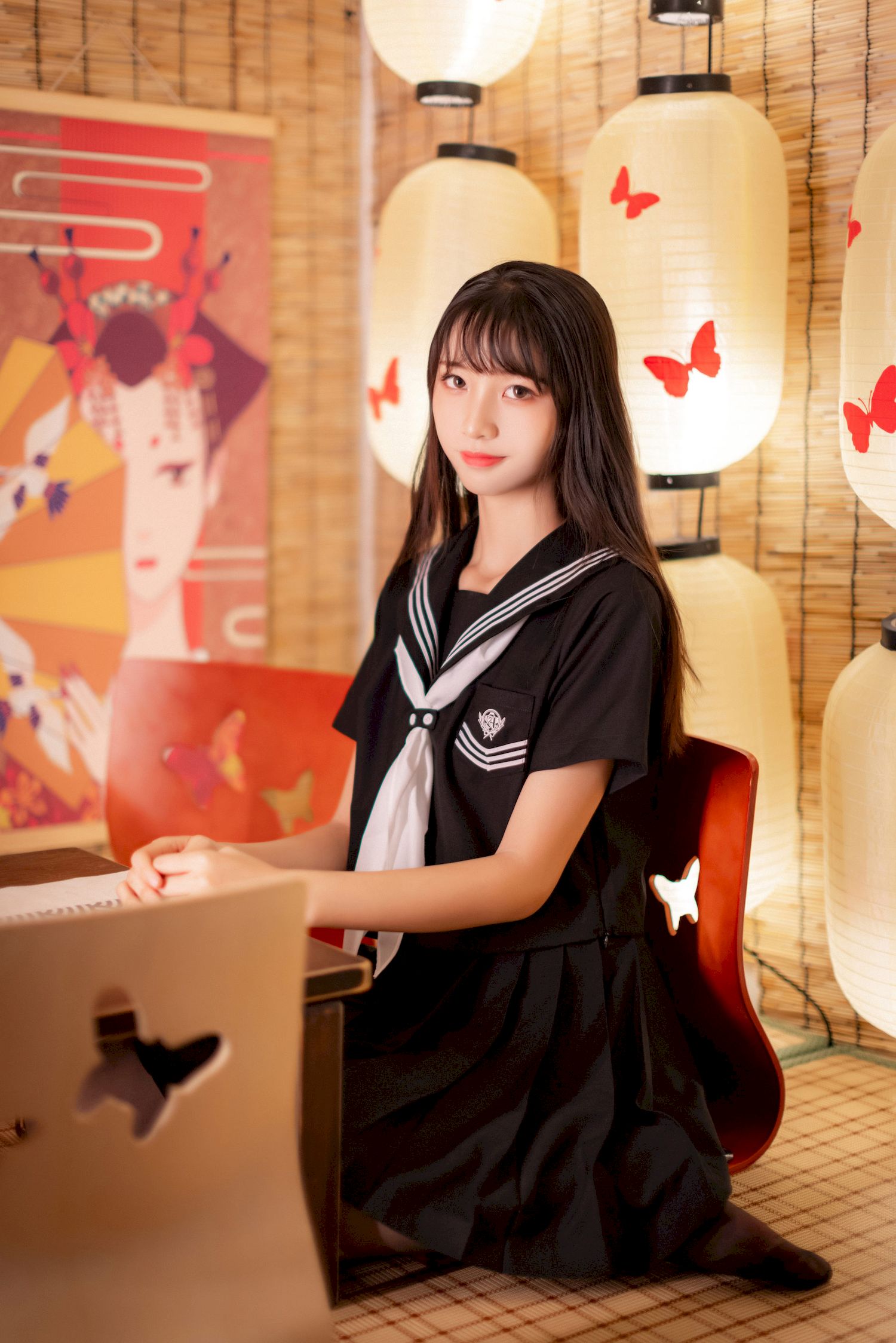 清纯妹子西呱呀呀呀JK制服搭配黑丝日系风格写真