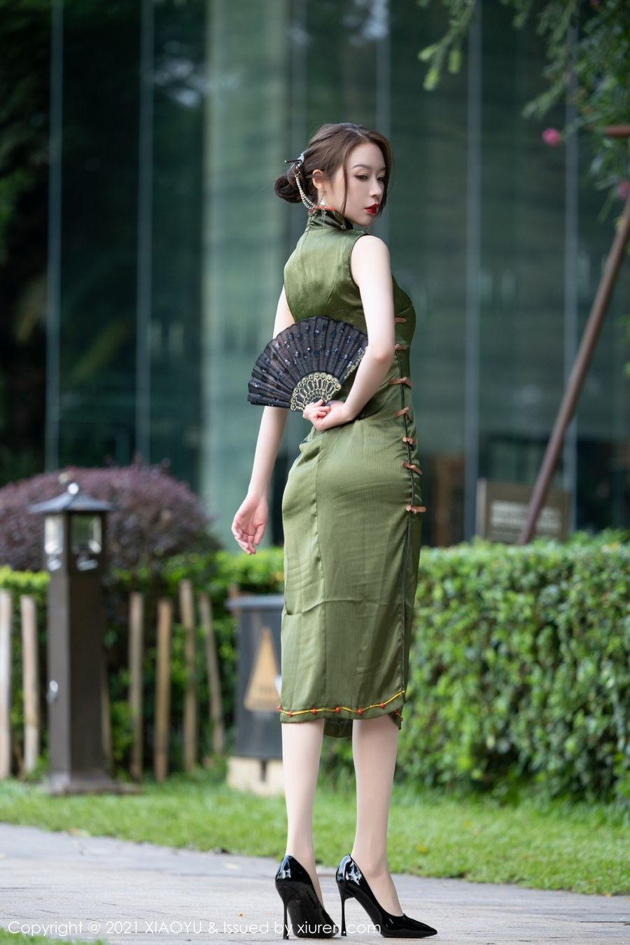 语画界美女模特梦心玥韵味旗袍情趣肚兜淋漓系列性感写真