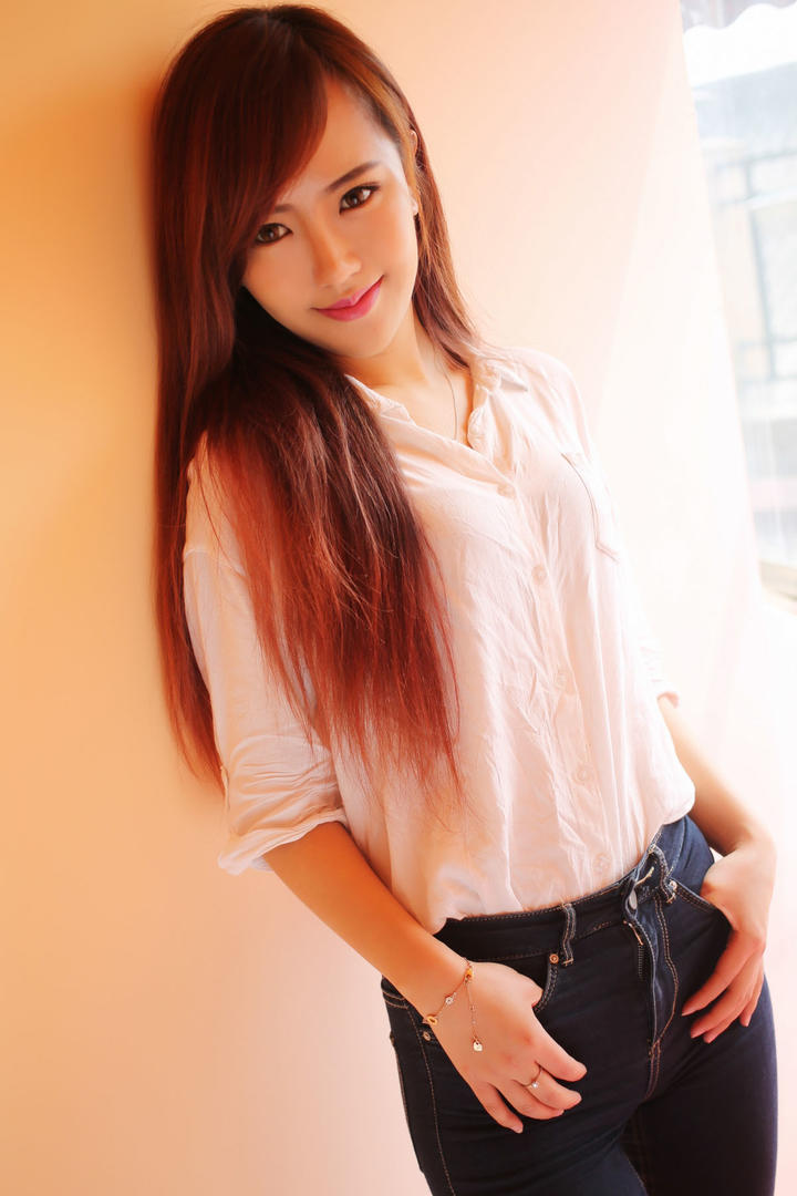 休闲牛仔裤美女生活照片