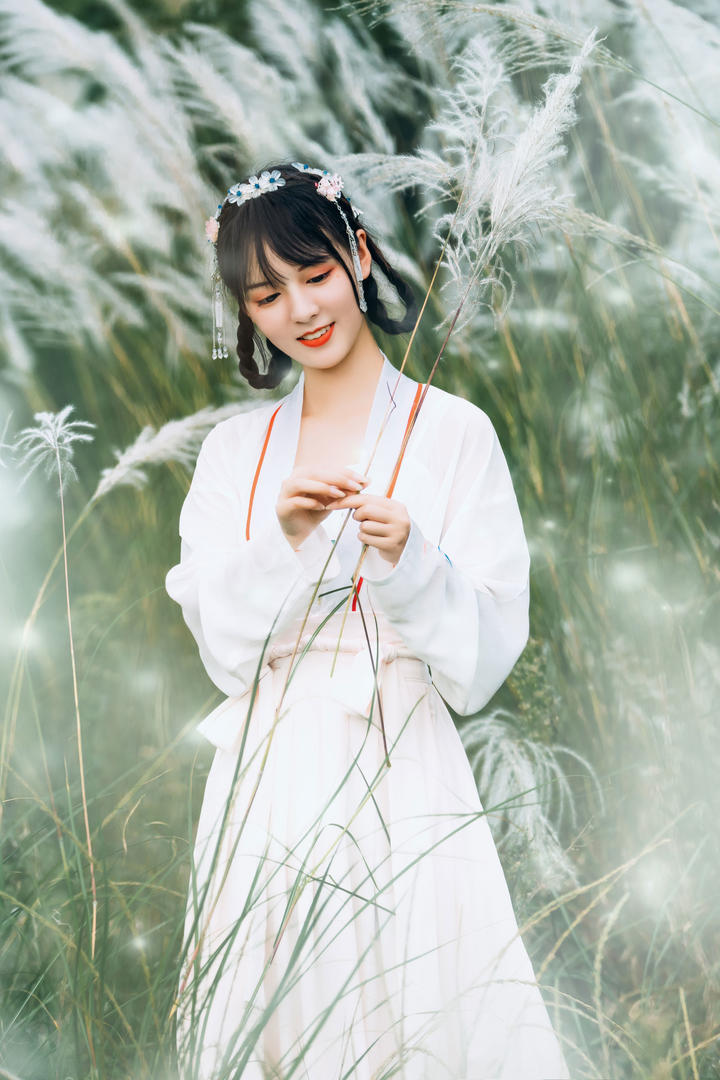 高清白衣古装美女古风壁纸图片