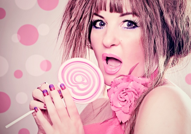 棒棒糖美女图片