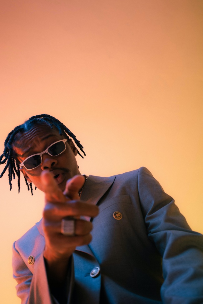 个性脏脏辫黑人帅哥图片