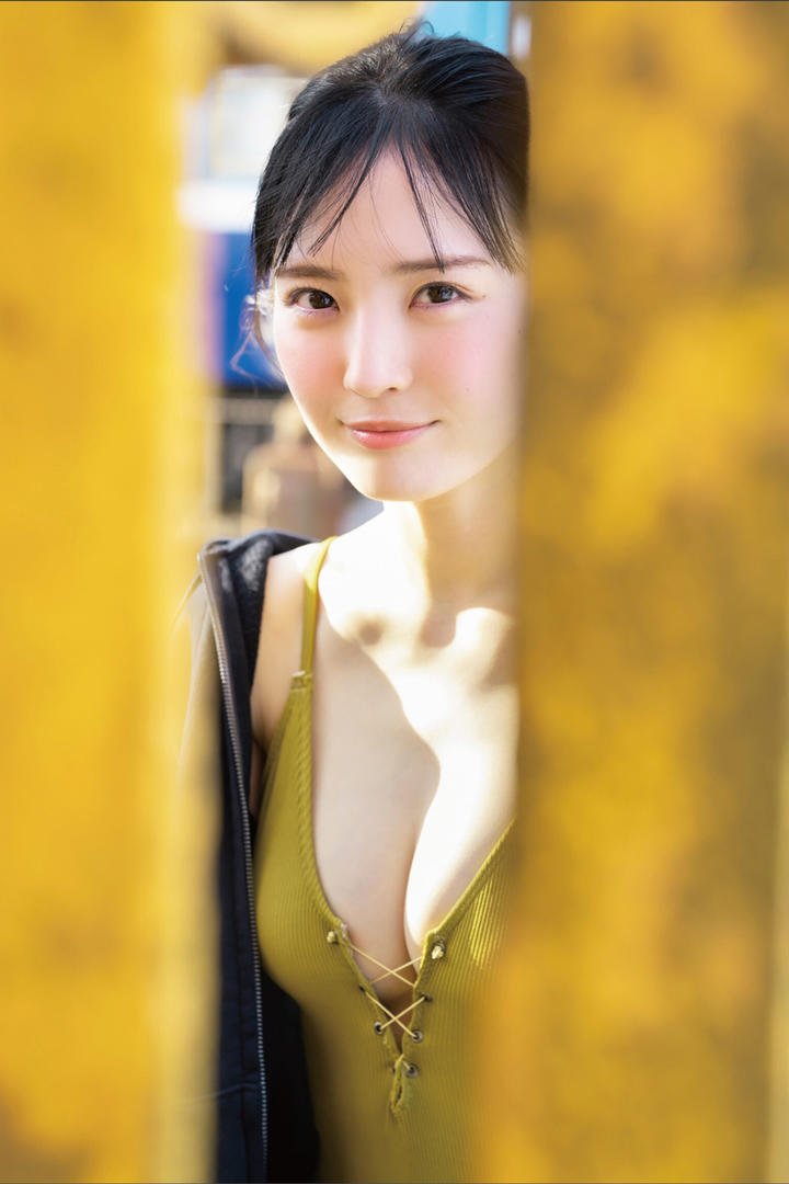 精品亚洲无码一区二区美女黄色泳装自拍资源图