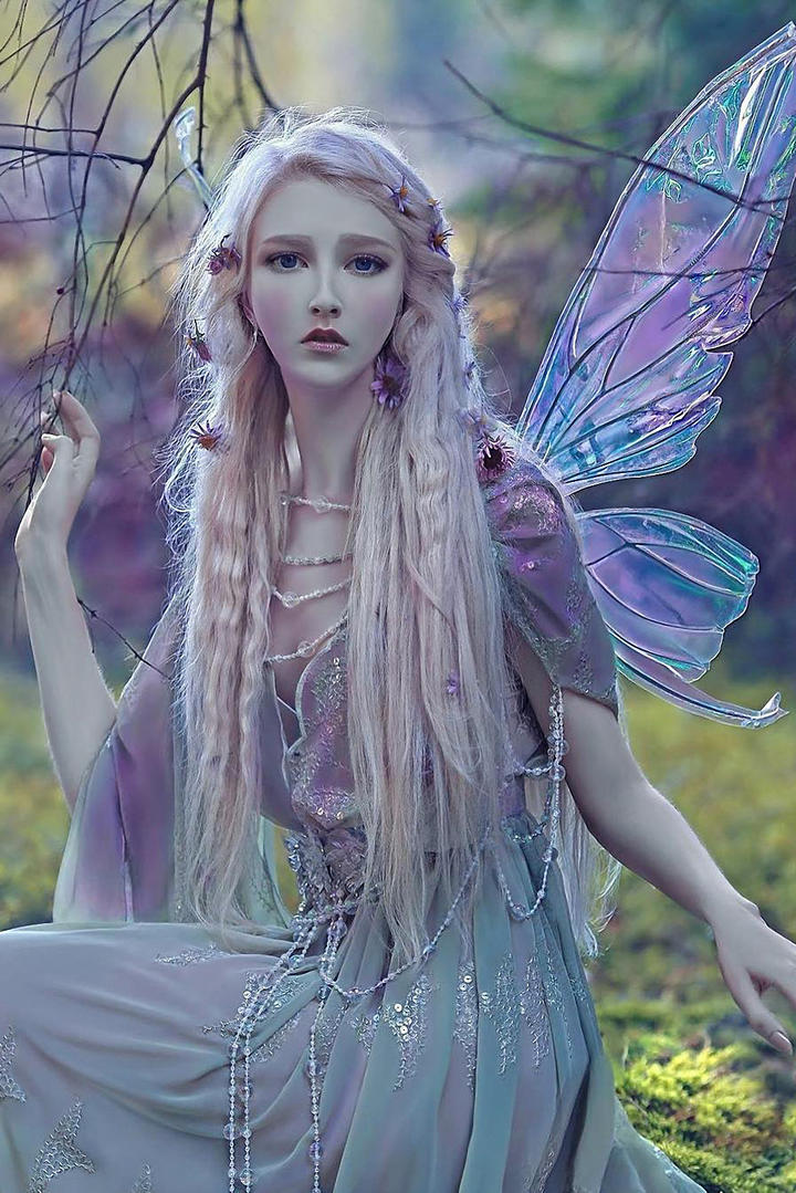 长着翅膀的欧美女神艺术写真图片