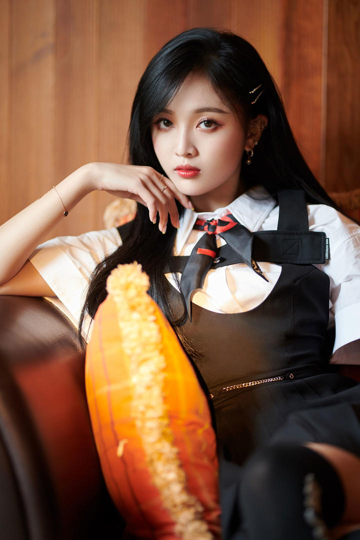 中国甜美女明星吴宣仪高清照片