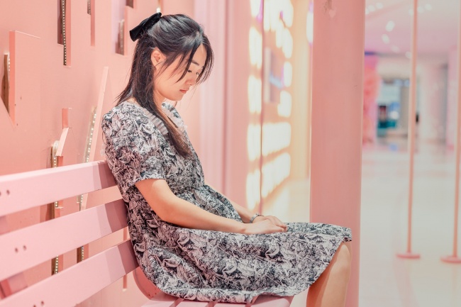 美女心情低落图片
