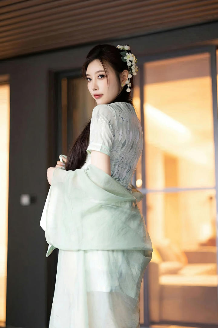 东方古典气质美女模特杨晨晨辣妹网美女图片大全