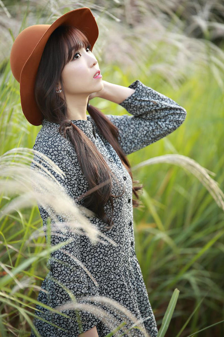 韩国美女明星李恩慧野外高清写真