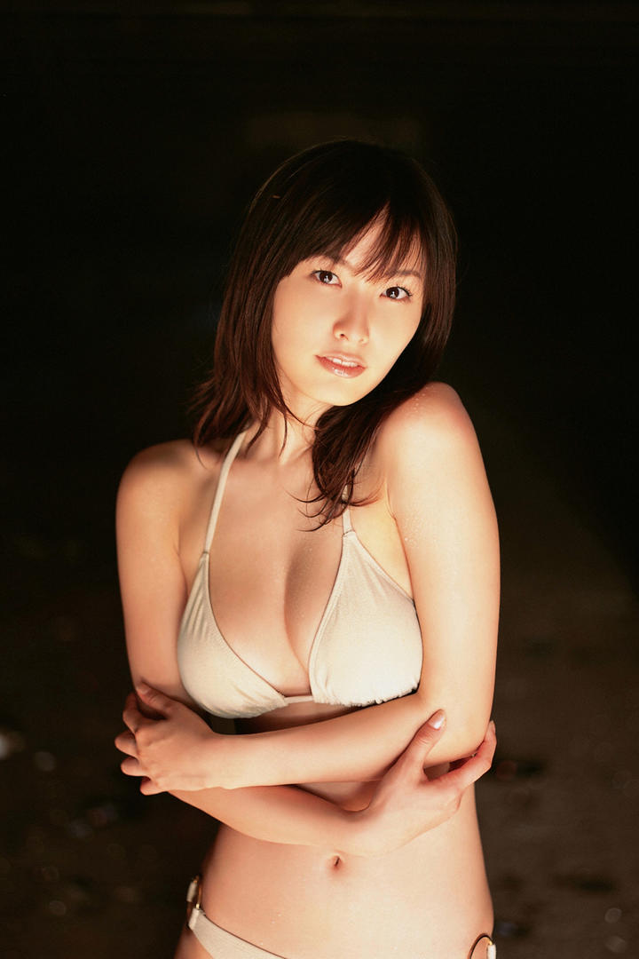 日本大尺度电影女优性感人体艺术写真图片