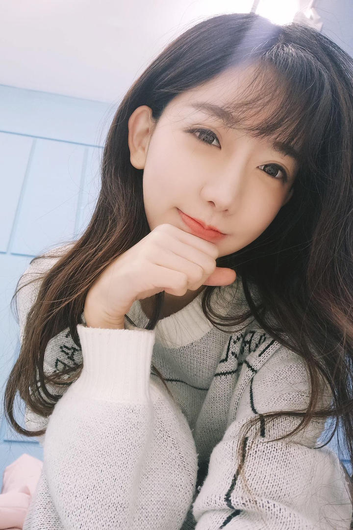 清纯软萌美女学生写真图片