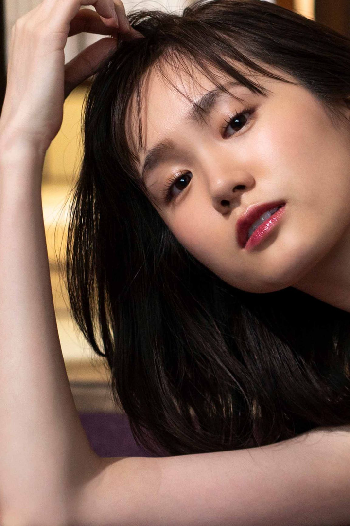 日本美女脸部特写写真图片