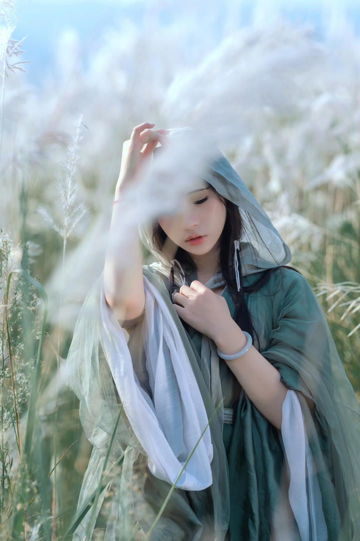 国产清纯古风汉服美女西西人体艺术摄影图片