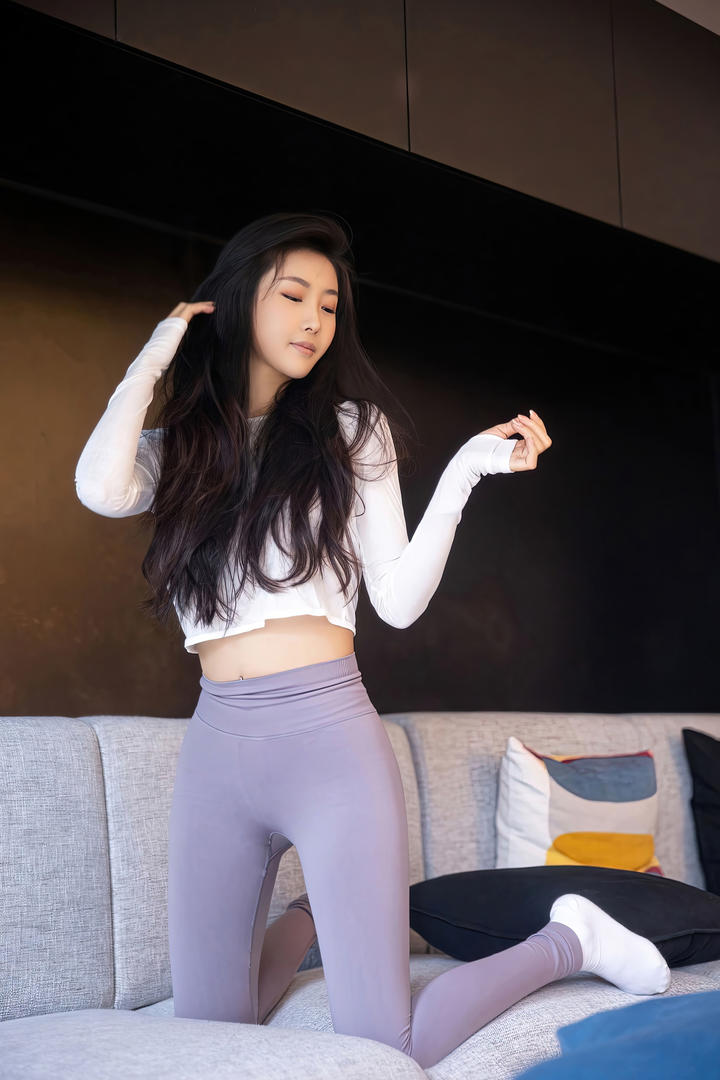 凹凸有致的极品瑜伽裤美女高清美照