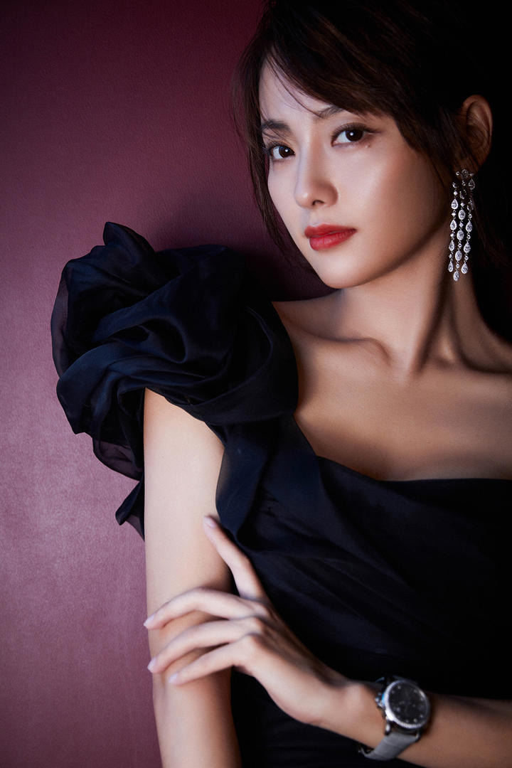 性感气质女星张嘉倪写真