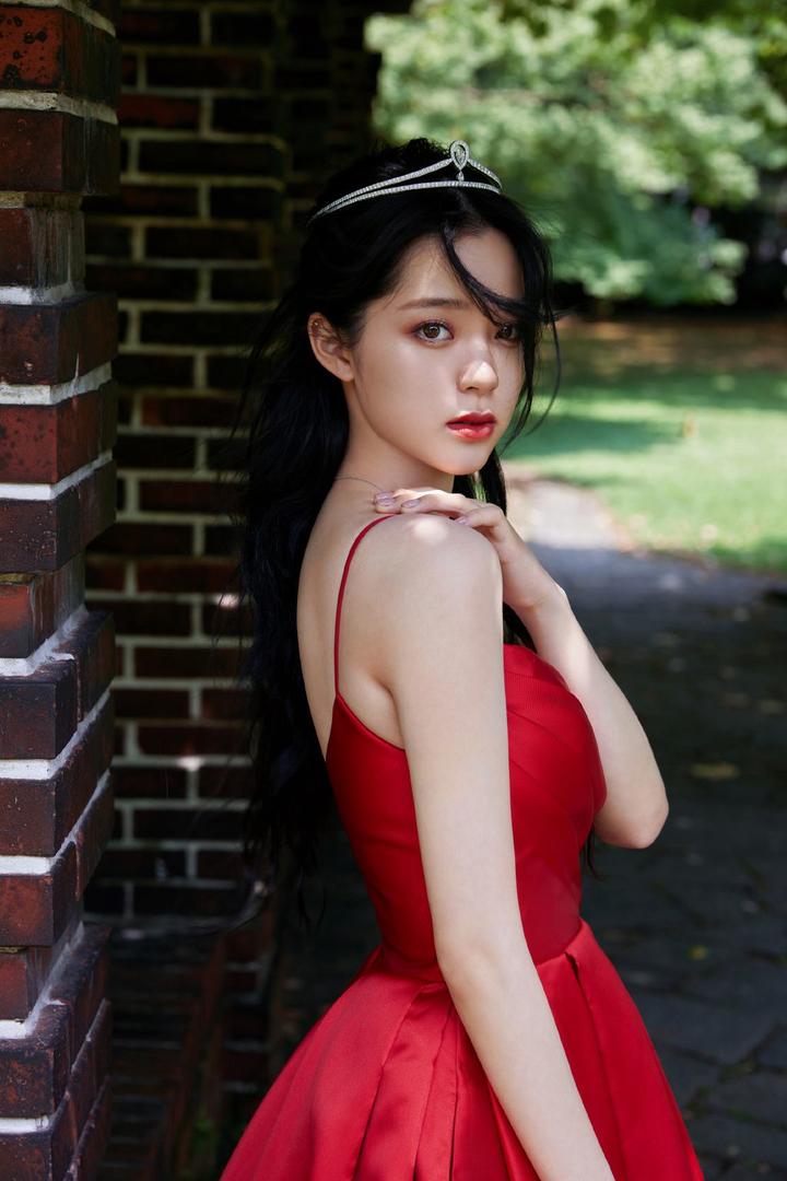 高清台湾美女明星欧阳娜娜图片