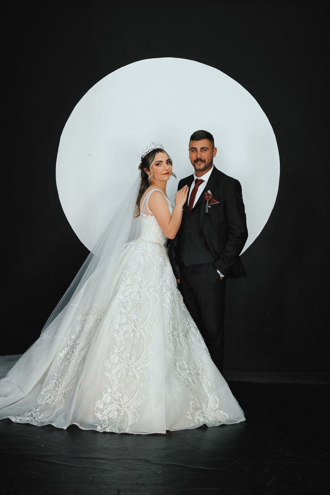 欧美白色婚纱情侣写真摄影图片