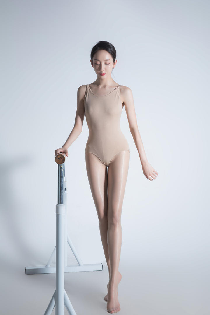 黄金比例身材的艺术体操美女清清图片