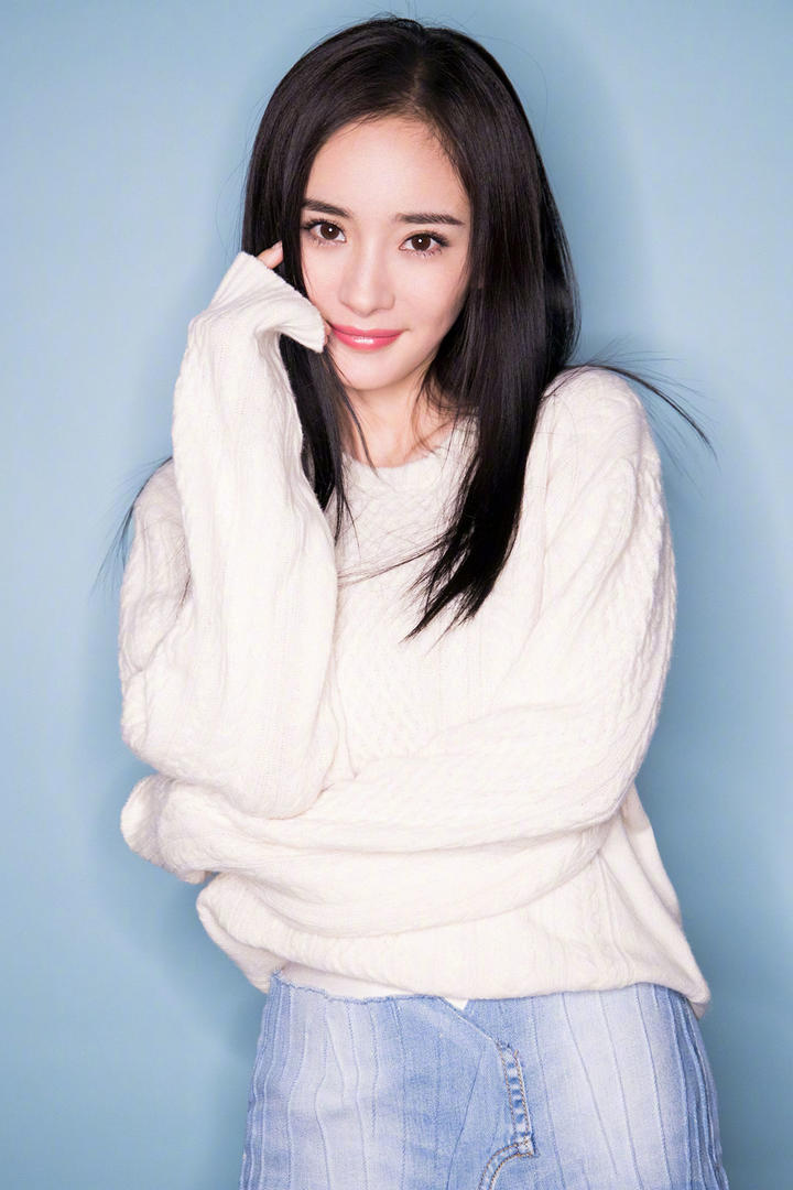 性感女神杨幂半身照图片