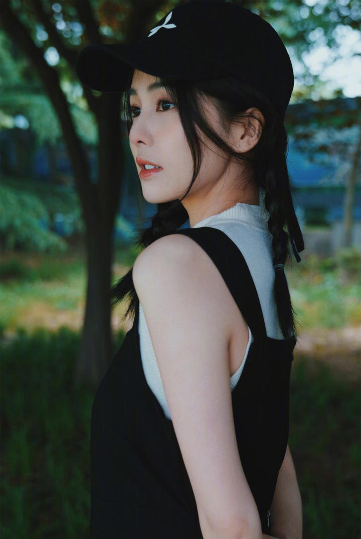 中国甜美可爱女明星白鹿高清摄影壁纸图片