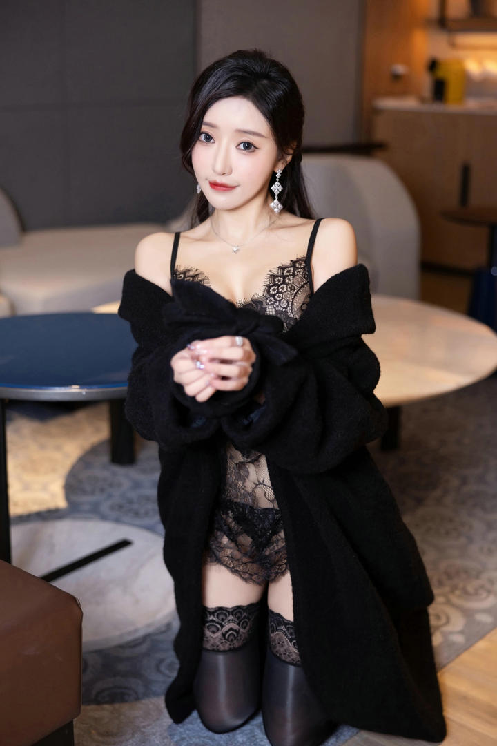 亚洲精品透明蕾丝内内美女王馨瑶性感尤物自拍图片
