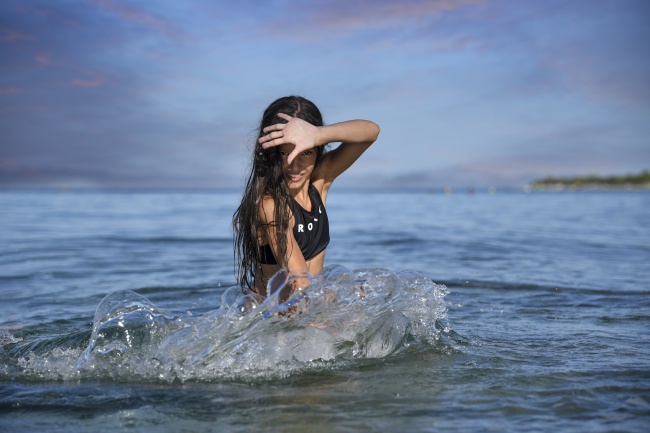 性感湿身诱惑人体写真图片