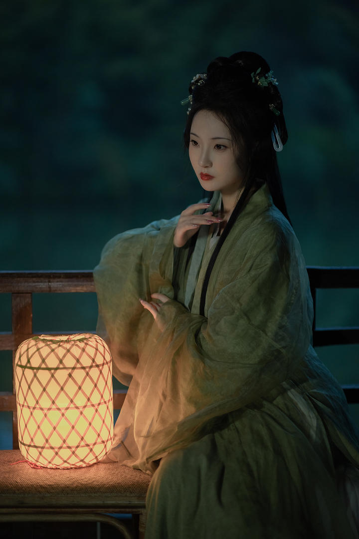 气质古装美女个人艺术照摄影