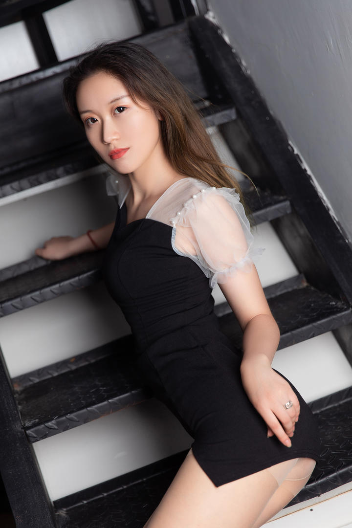 国产手机精品一区超短裙美女翘臀诱惑图片