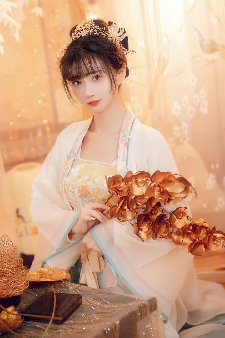 温柔清秀的古风汉服美女艺术照大全