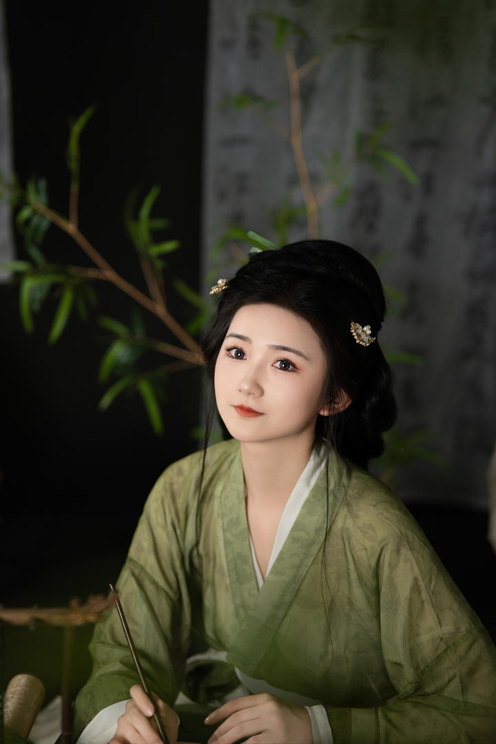 116清纯古典美女个人艺术写真图片