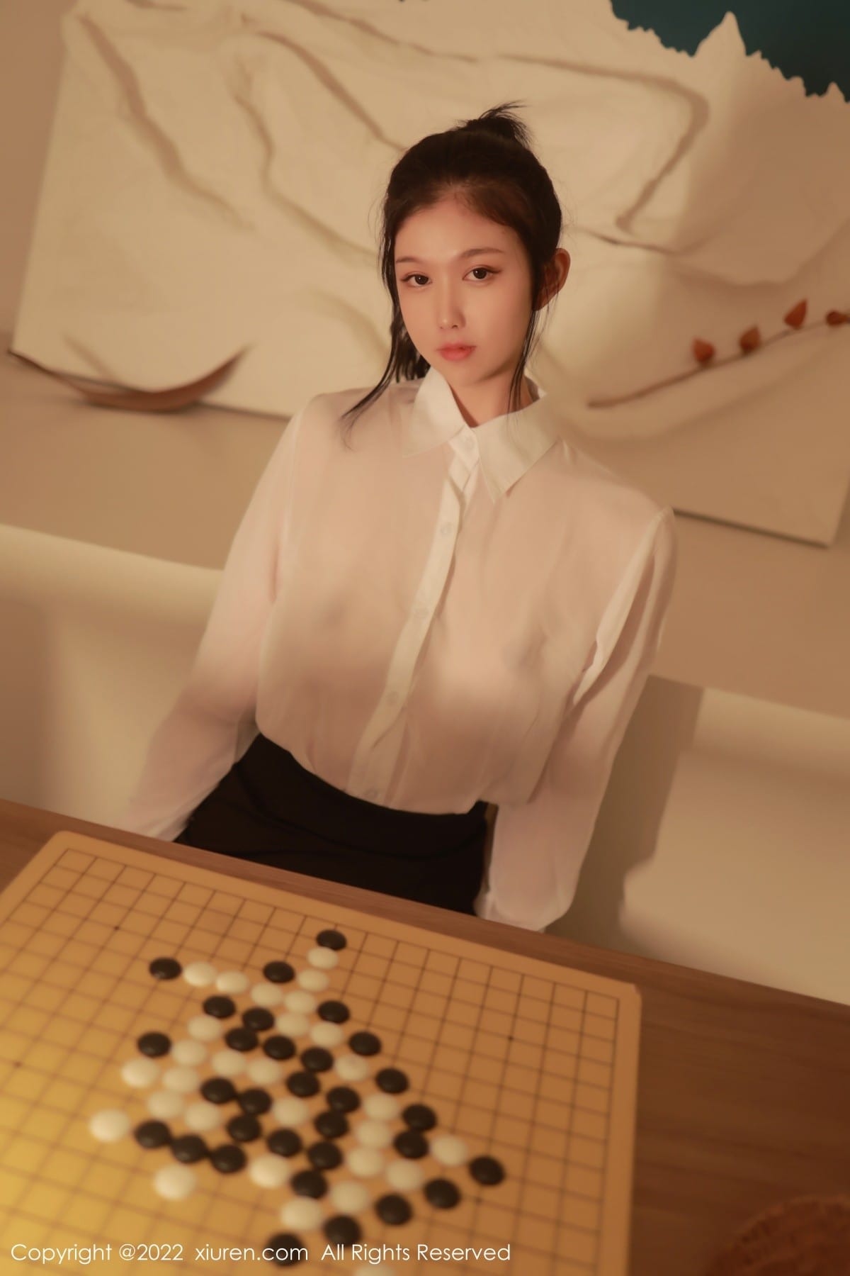秀人网美女模特李雅柔白色轻透上衣搭配黑色短裙淋漓写真