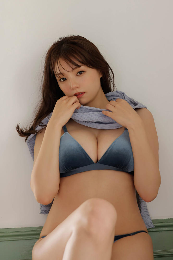 日本极品大胸美女图片