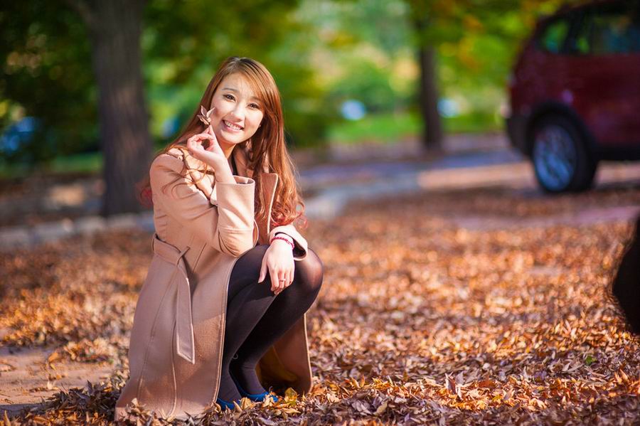 美女清纯外拍迷人写真