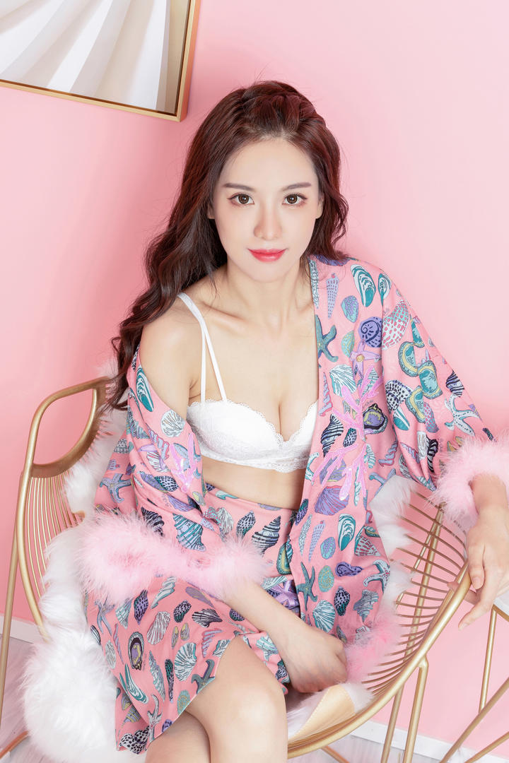 亚洲无码av天然素人美女主播静宜性感写真壁纸图片