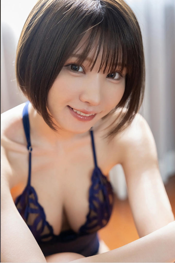 日本短发AV女优高清特写大胆人体艺术图片