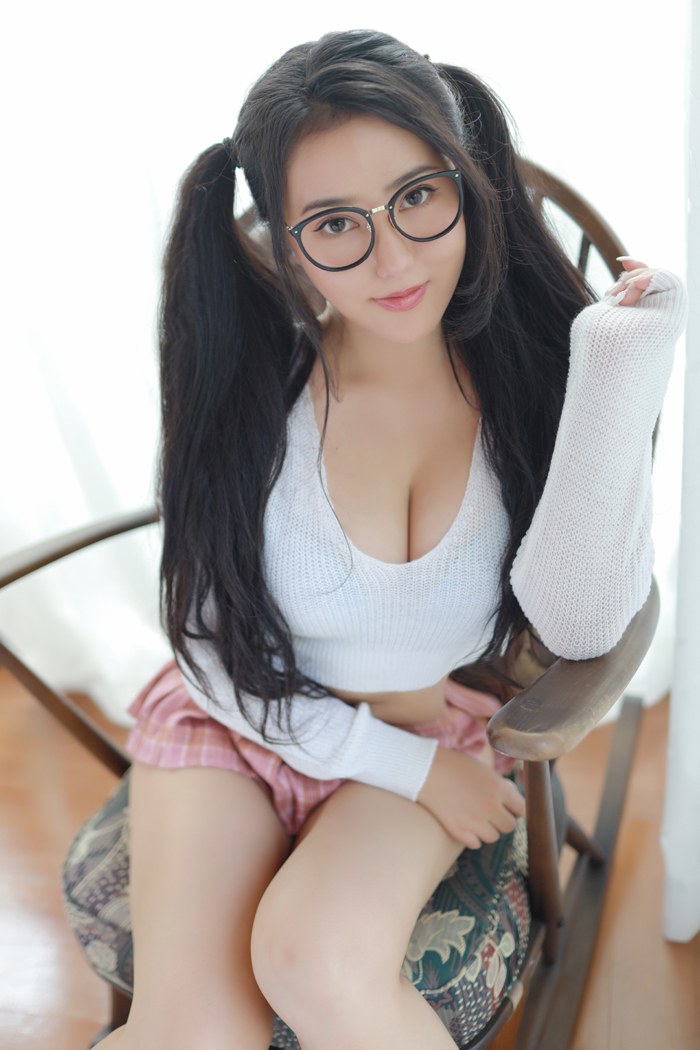 模范学院性感女神Manuela玛鲁娜美臀内衣诱惑日本旅拍第二套