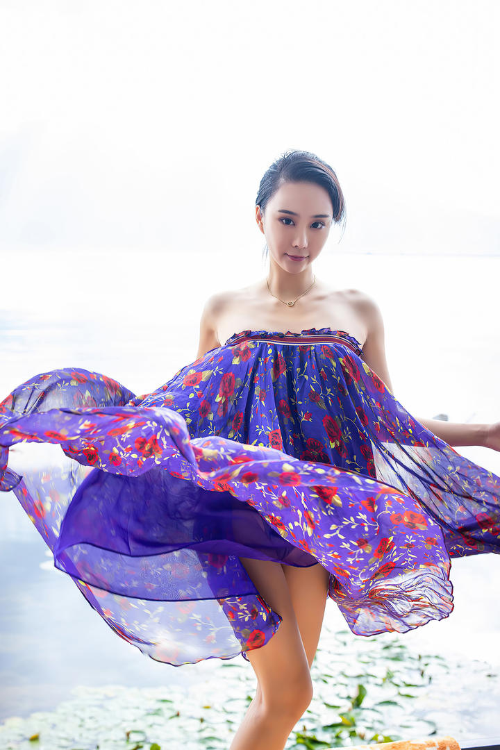 国产嫩模高挑美女蓝夏气质美女写真图片