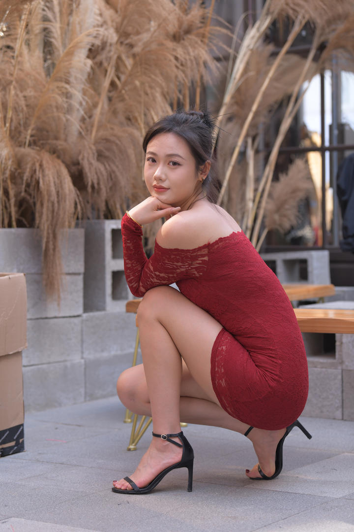 中国成熟性感御姐美女街拍写真图片